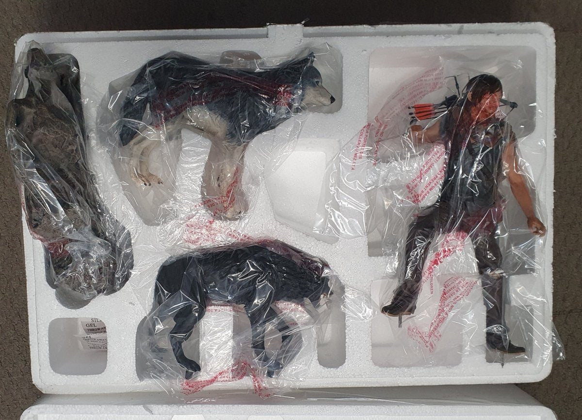 Daryl Dixon + Wolves - GENTLE GIANT The Walking Dead - 88/1000 - 1:8 Scale - AMC - Mega Cash Sydney