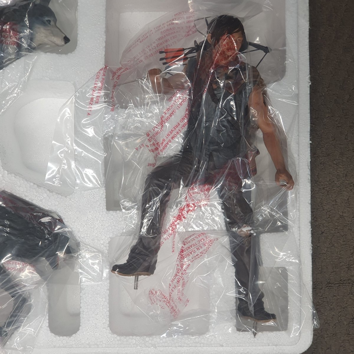 Daryl Dixon + Wolves - GENTLE GIANT The Walking Dead - 88/1000 - 1:8 Scale - AMC - Mega Cash Sydney