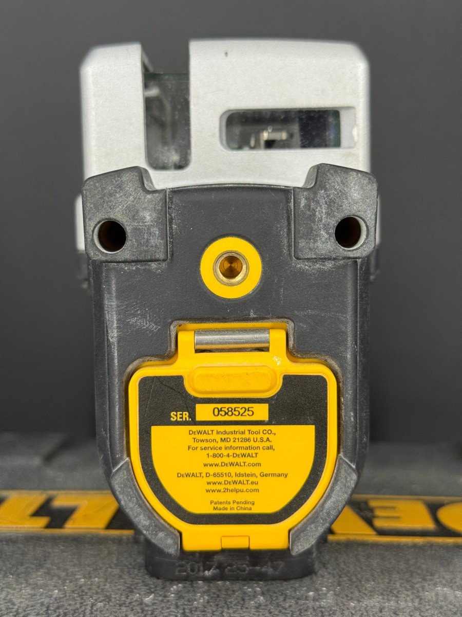 DeWalt 3 Beam Line Laser Level DW089 + AA Batteries in Hard Case And Clamp - Mega Cash Sydney