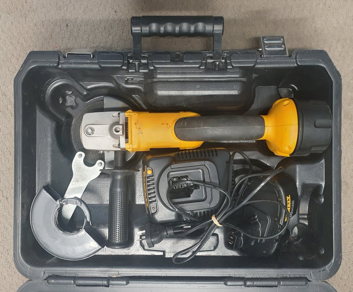 Dewalt - DC410 - Heavy Duty Cordless Cut - Off Tool (Grinder) + Charger + Batteries - Mega Cash Sydney