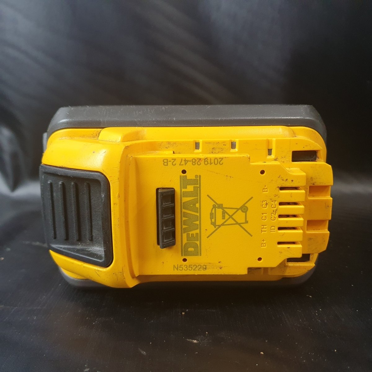 DeWalt - DCB547-XE - 18V-54V 9.0Ah XR Flexvolt Li-Ion Battery - Mega Cash Sydney