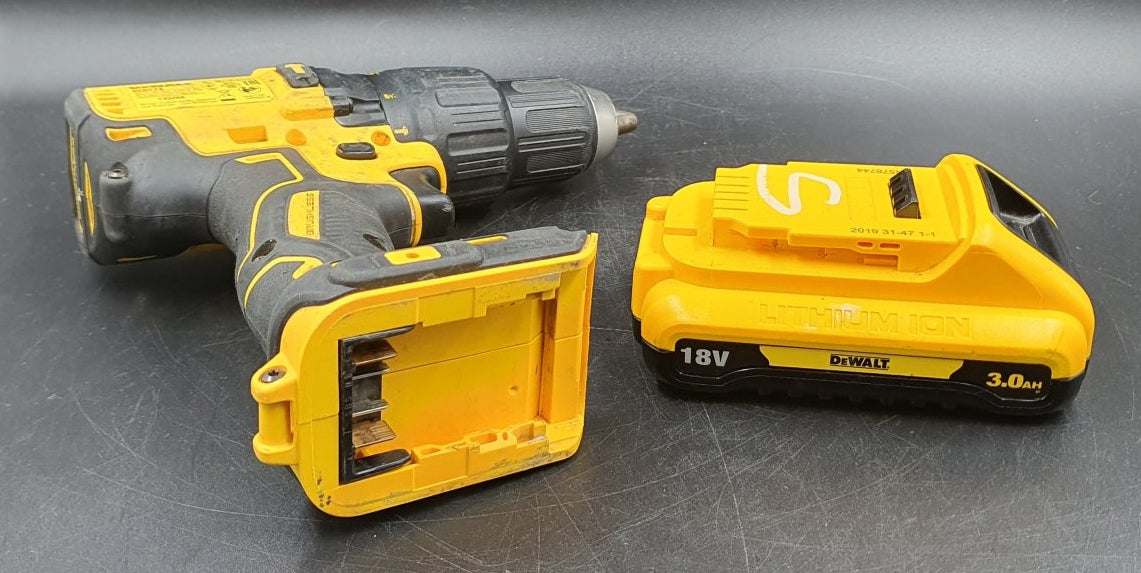 Dewalt - DCD778 - Hammer Drill + 3.0Ah Battery - Mega Cash Sydney