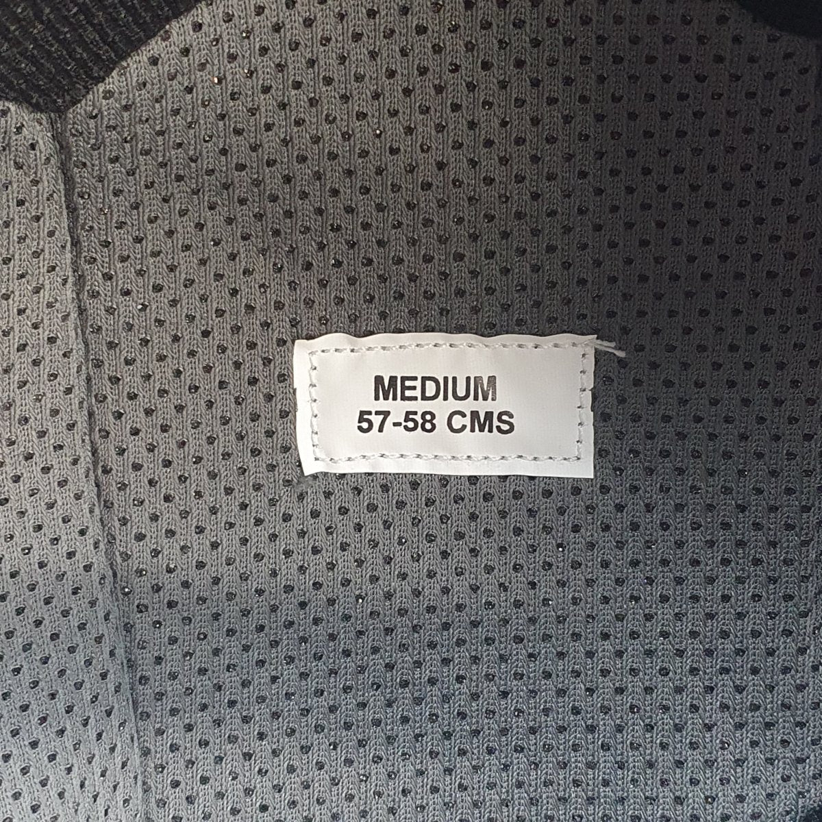 GRAY NICHOLLS - CRICKET HELMET - WARRIOR - SIZE MEDIUM - Mega Cash Sydney