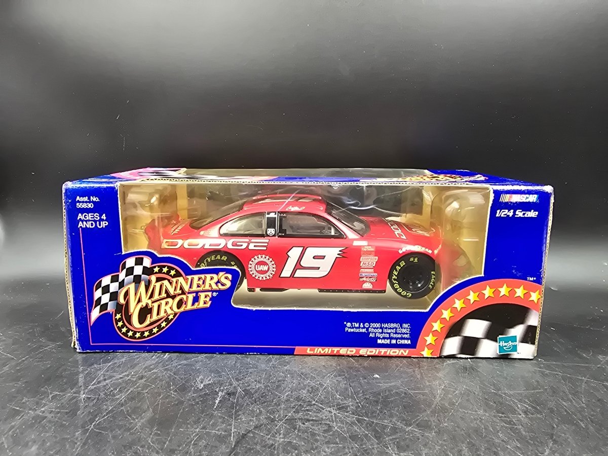 Hasbro - Winner's Circle - NASCAR - 1/24 Scale - Casey Atwood - Dodge 19 - Mega Cash Sydney