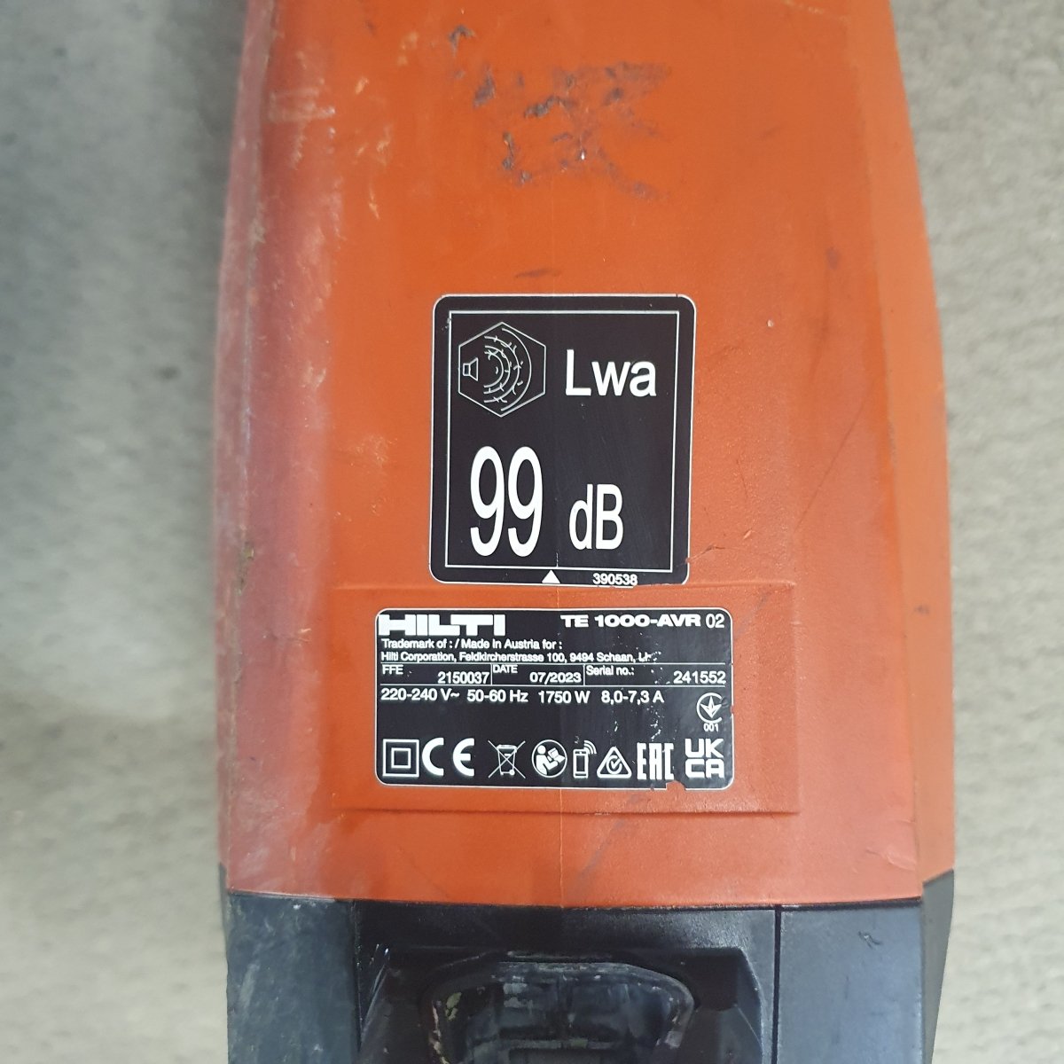 HILTI - DEMOLITION HAMMER - TE 1000 - AVR with CHISELS AND POWER LEAD - Mega Cash Sydney