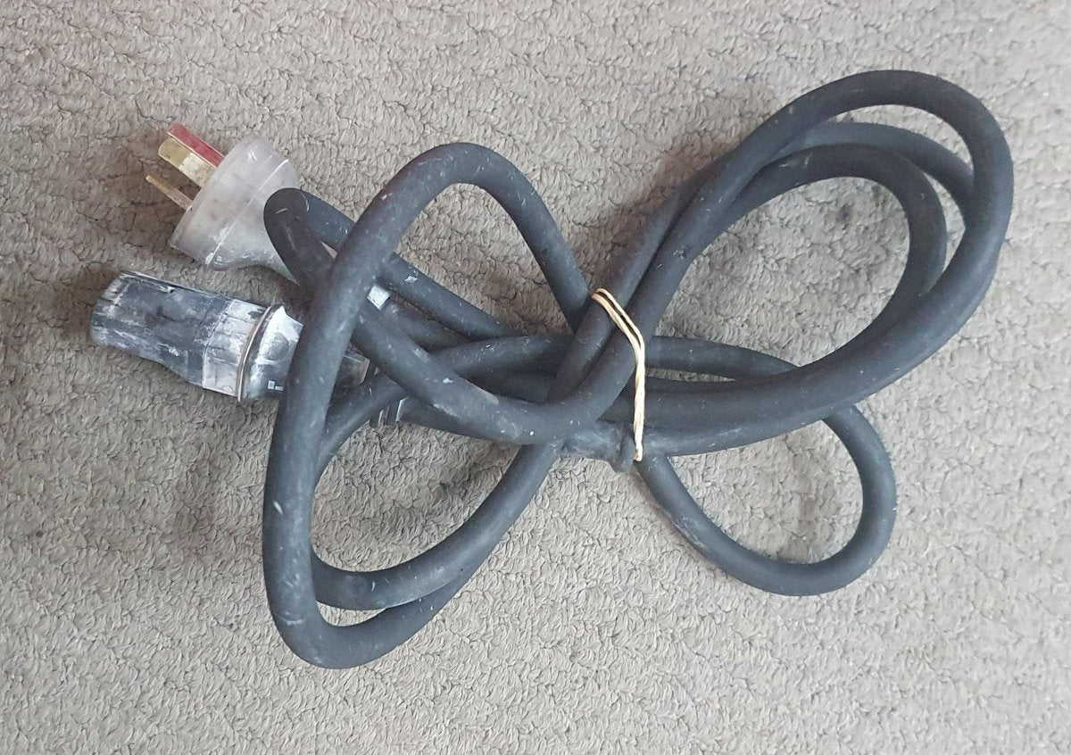 HILTI - DEMOLITION HAMMER - TE 500 - AVR with CHISELS AND POWER LEAD - Mega Cash Sydney