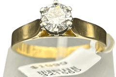 Ladies 18ct Gold 0.61ct Diamond Ring Size Q / 8.5 US - Mega Cash Sydney