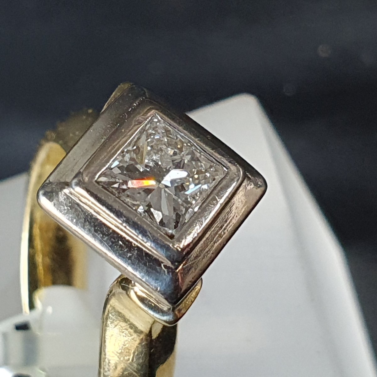 Ladies 18ct With Diamond stone Square Shaped Solid Gold Ring - Mega Cash Sydney