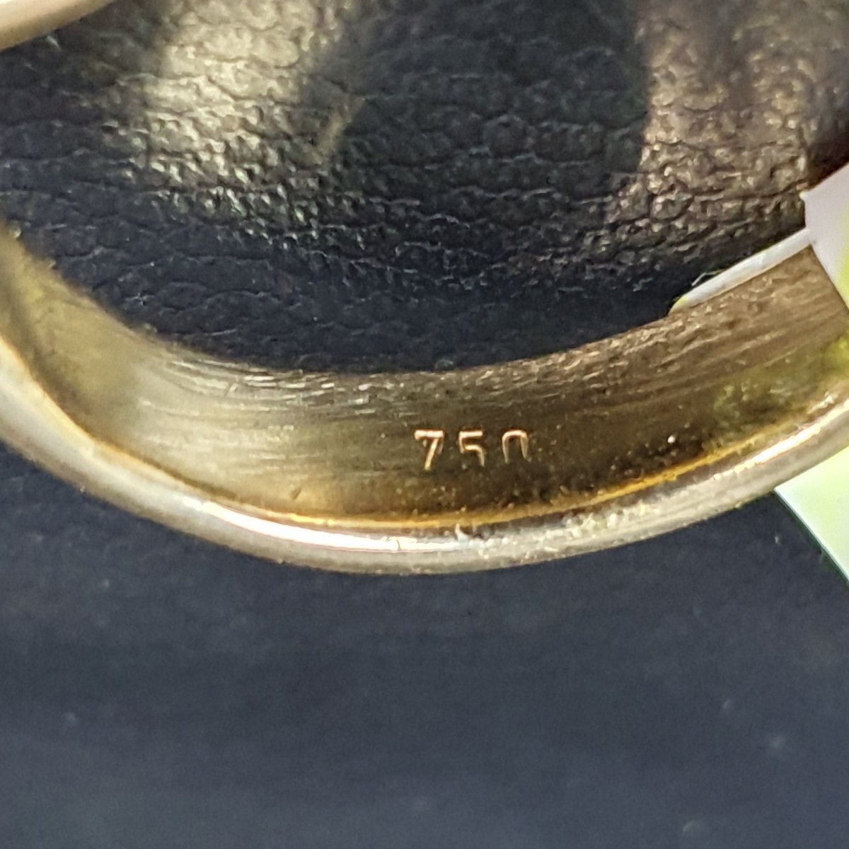 Ladies 18ct With Diamond stone Square Shaped Solid Gold Ring - Mega Cash Sydney