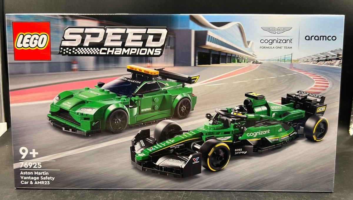 LEGO - Speed Champions Aston Martin Team Cognizant - Mega Cash Sydney