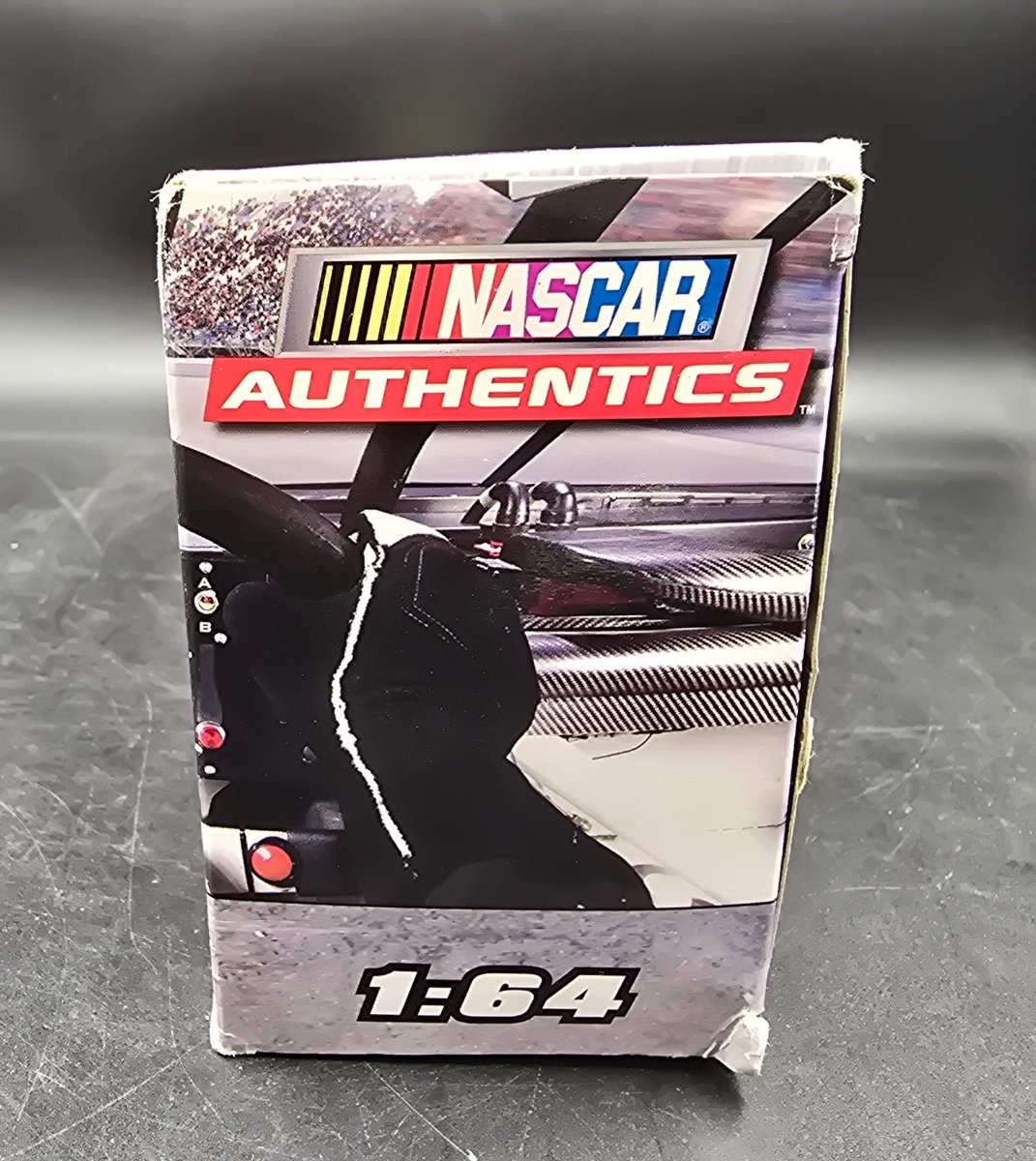 Lionel Racing - Nascar Authentics - Jeff Gordon 24 - 1/64 Scale - Hendrick Motorsports - Mega Cash Sydney
