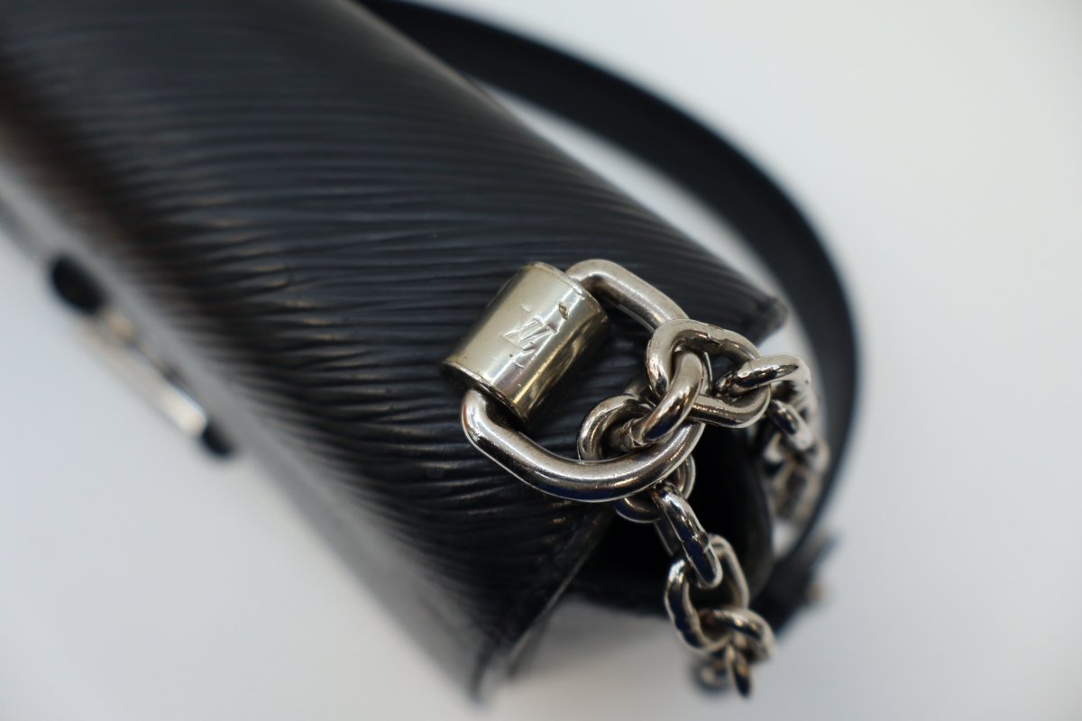 Louis Vuitton Epi Leather Twist MM Bag (M21110) - Mega Cash Sydney