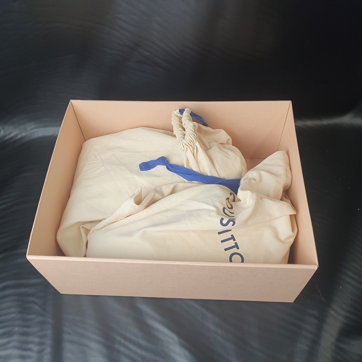 LOUIS VUITTON - Trainer White Sneakers - VL 1214 - Size 6 - Mega Cash Sydney