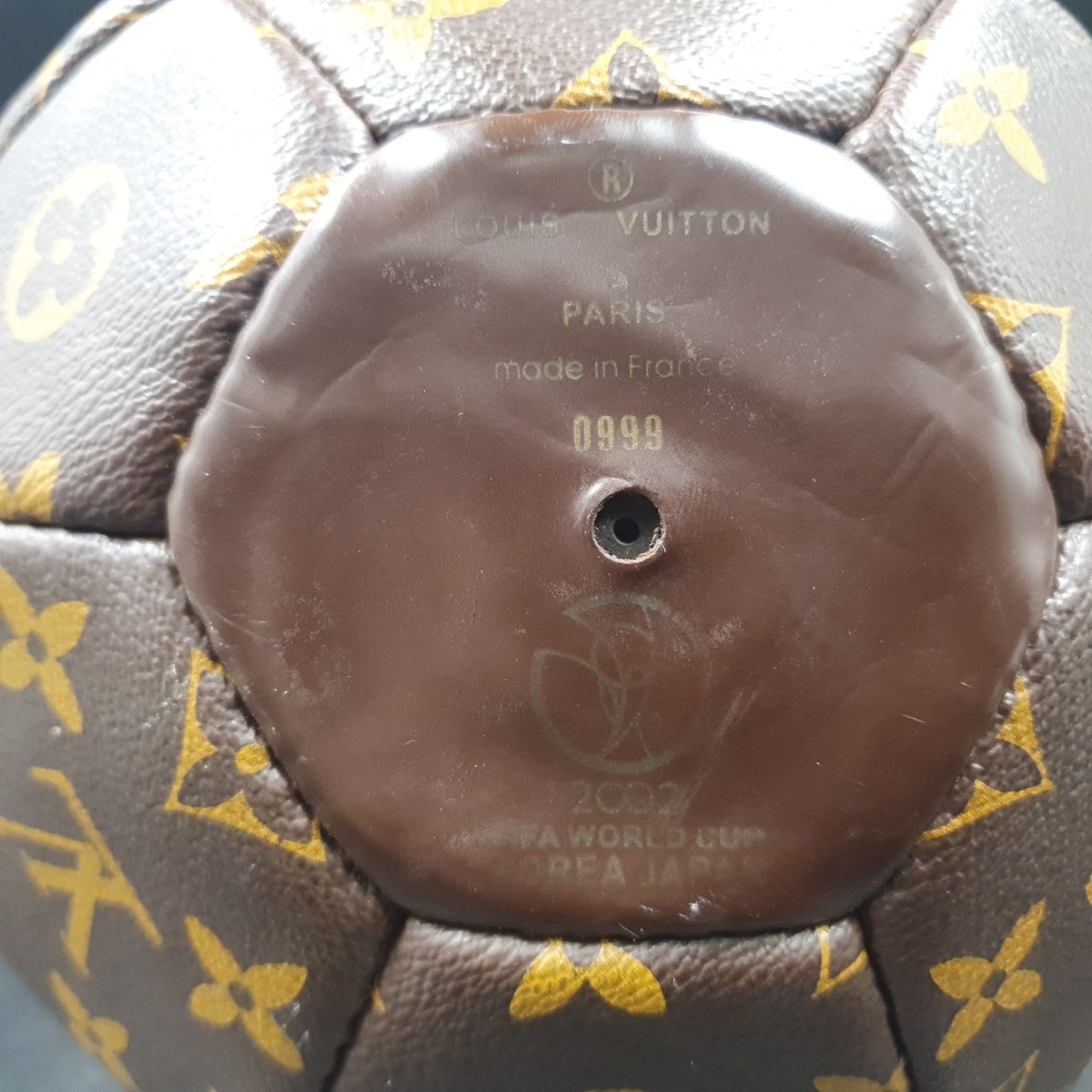 Louis Vuitton - Vintage LV Monogram - Soccer Ball - FIFA World Cup - Korea/Japan 2002 - Mega Cash Sydney