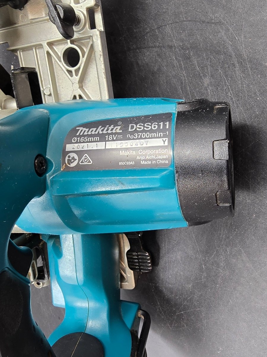 Makita - 18V 165mm Circular Saw - DSS611 - Mega Cash Sydney