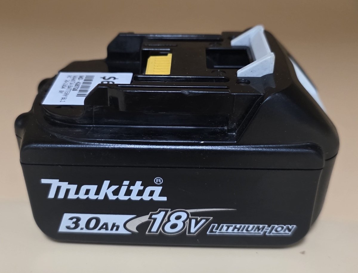 Makita Battery BL1830B 3.0Ah 18V Lithium - Ion - Mega Cash Sydney