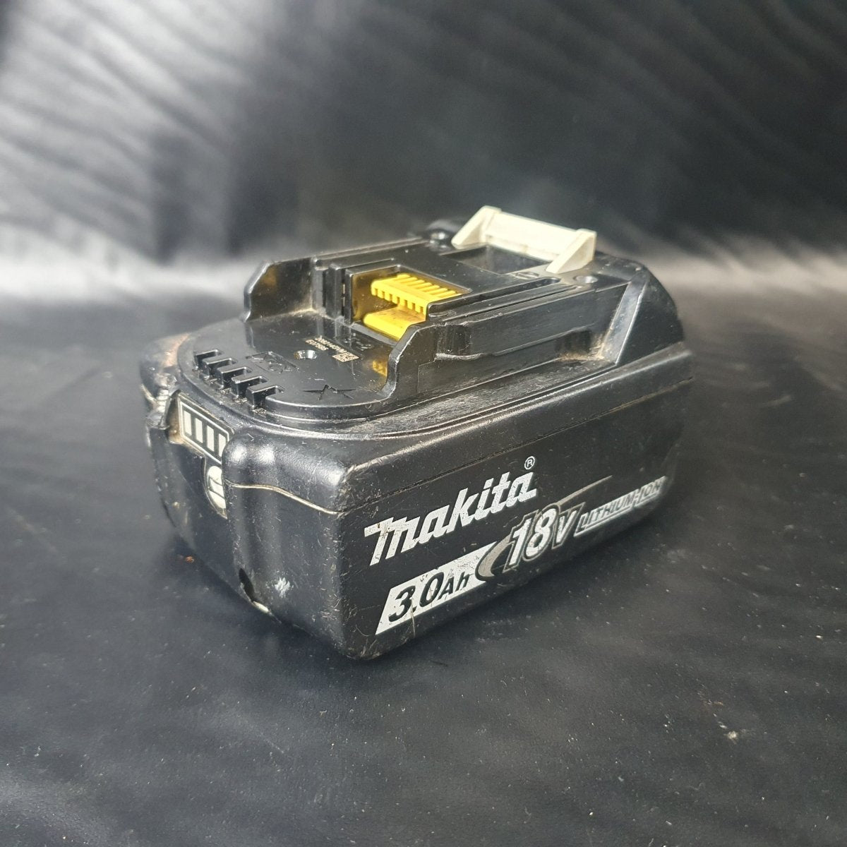 Makita - BL1830B - 18V 3.0Ah Tool Battery - Mega Cash Sydney