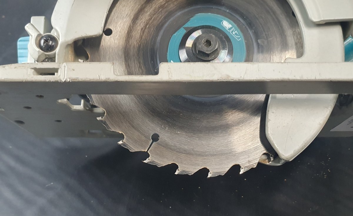 MAKITA - DHS680 - 18V Mobile Brushless 165mm Circular Saw - Tool Only - Mega Cash Sydney