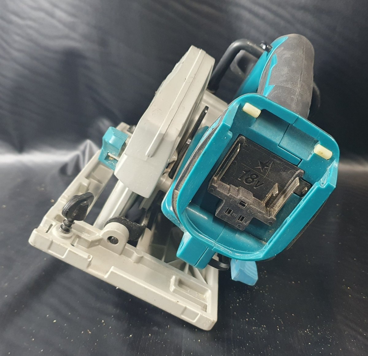 MAKITA - DHS680 - 18V Mobile Brushless 165mm Circular Saw - Tool Only - Mega Cash Sydney