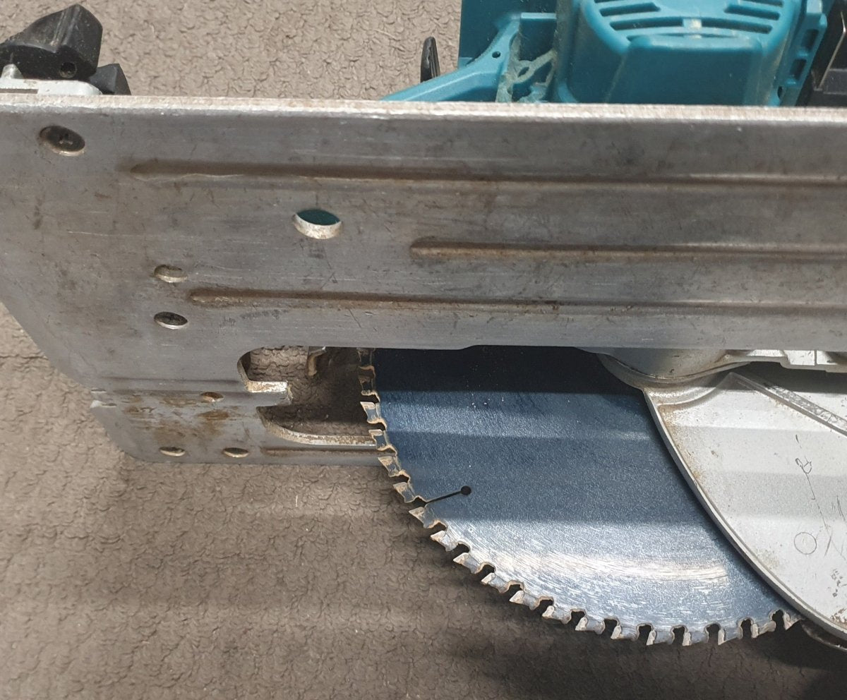 MAKITA - DHS901 - 18Vx2 Brushless AWS 235mm (9-1/4") Circular Saw + 2 Batteries - Mega Cash Sydney