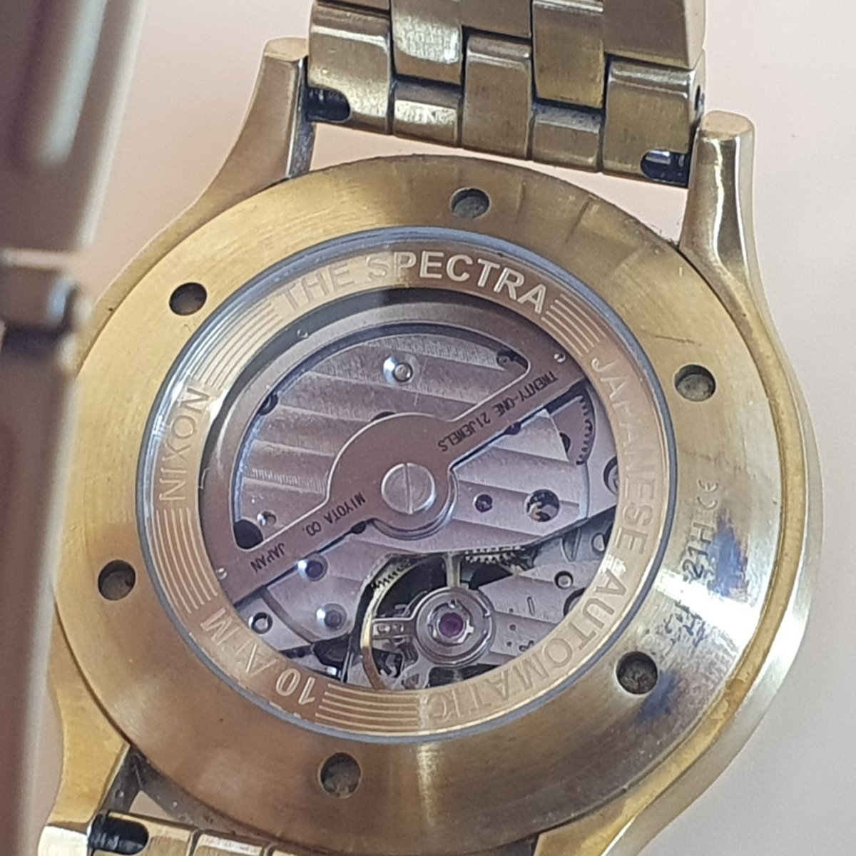 MENS GOLD NIXON SPECTRA WATCH 10ATM GOLD STEEL BAND - Mega Cash Sydney