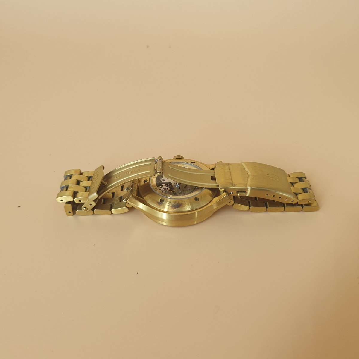 MENS GOLD NIXON SPECTRA WATCH 10ATM GOLD STEEL BAND - Mega Cash Sydney