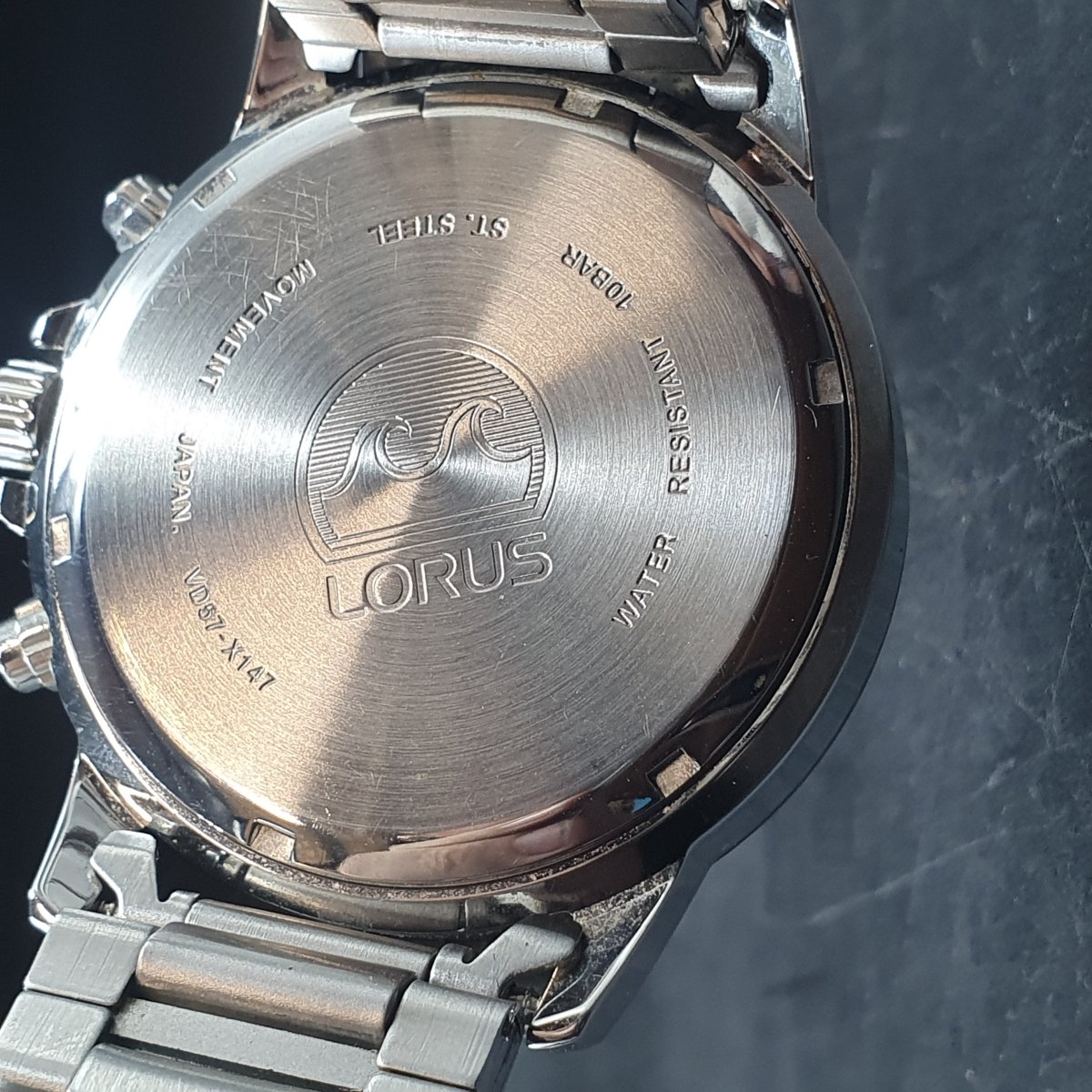 MENS LORUS WATCH - 50.0GMS - VD57-X147 - SILVER STAINLESS STEEL BAND - Mega Cash Sydney