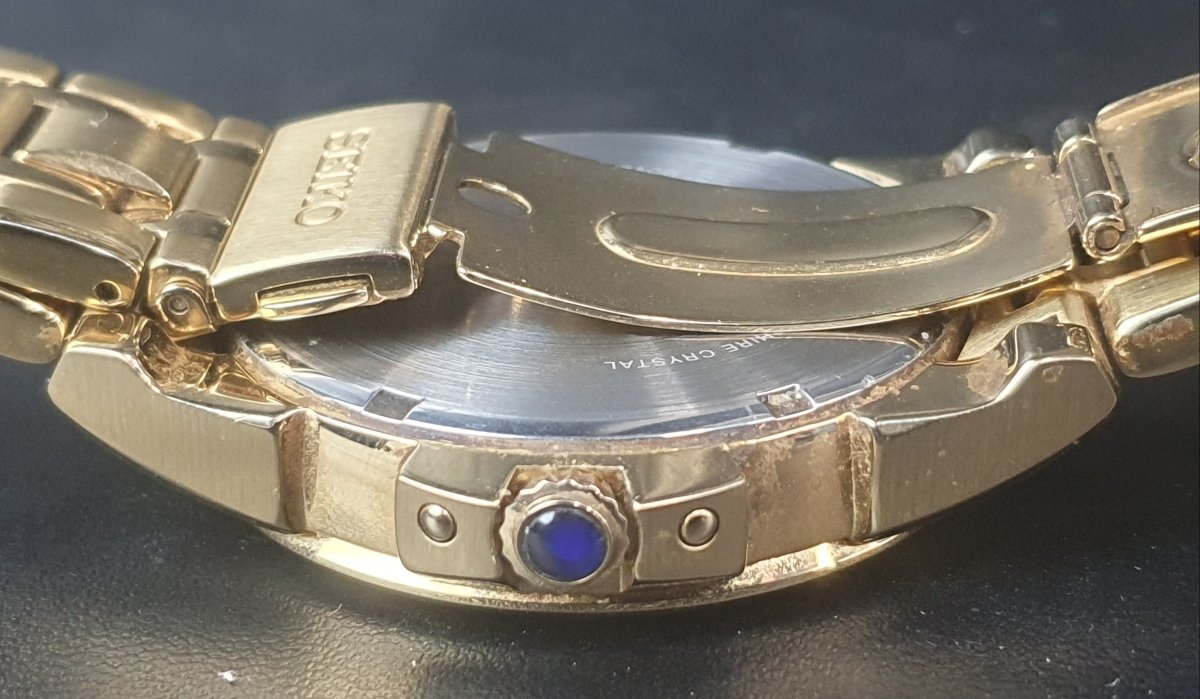 MENS - SEIKO WATCH - V157 - 0BF0 - GOLD STAINLESS STEEL BAND - Mega Cash Sydney