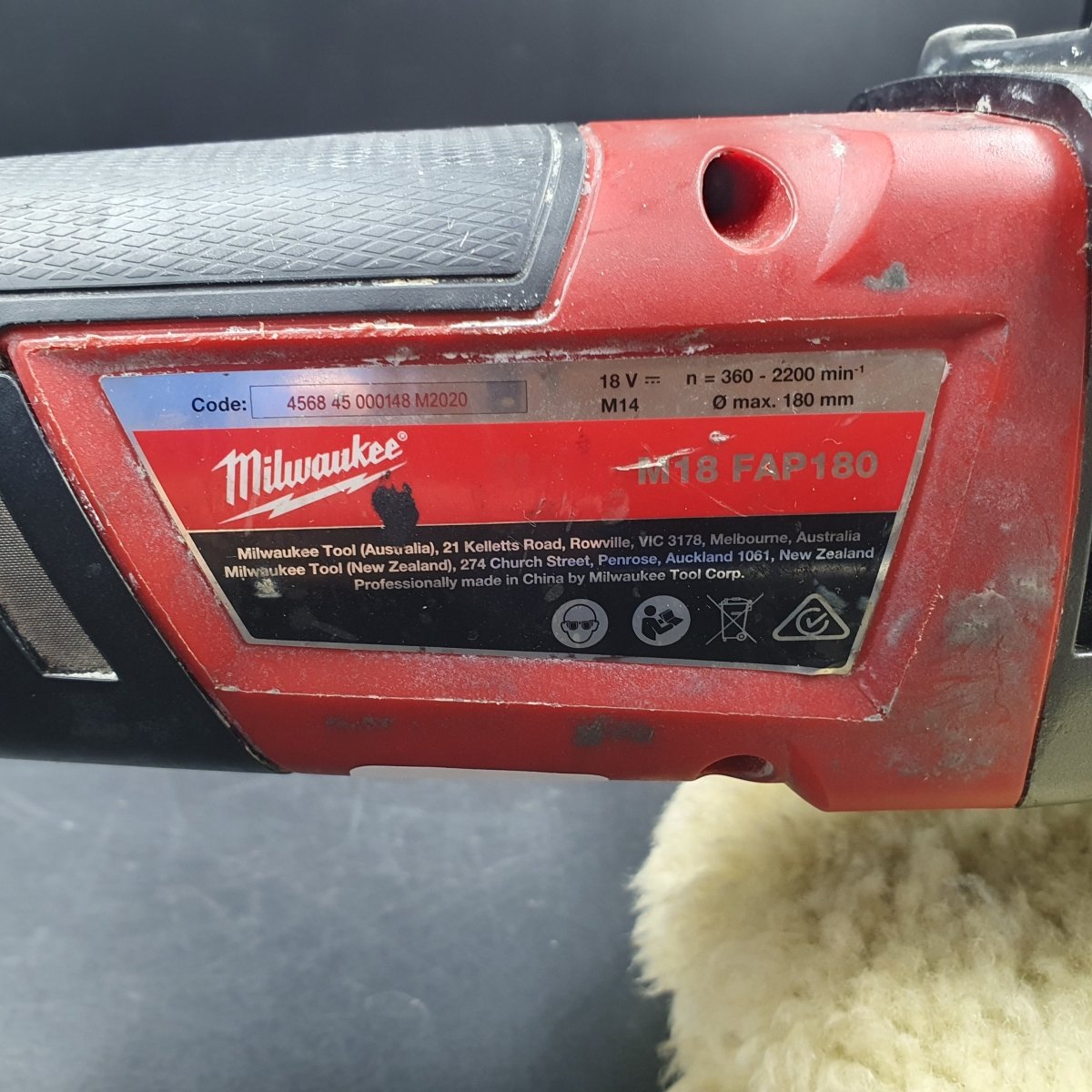 MILWAUKEE - M18 FUEL™ 180mm Variable Speed Polisher - M18FAP180 + 5.0Ah Battery - Mega Cash Sydney