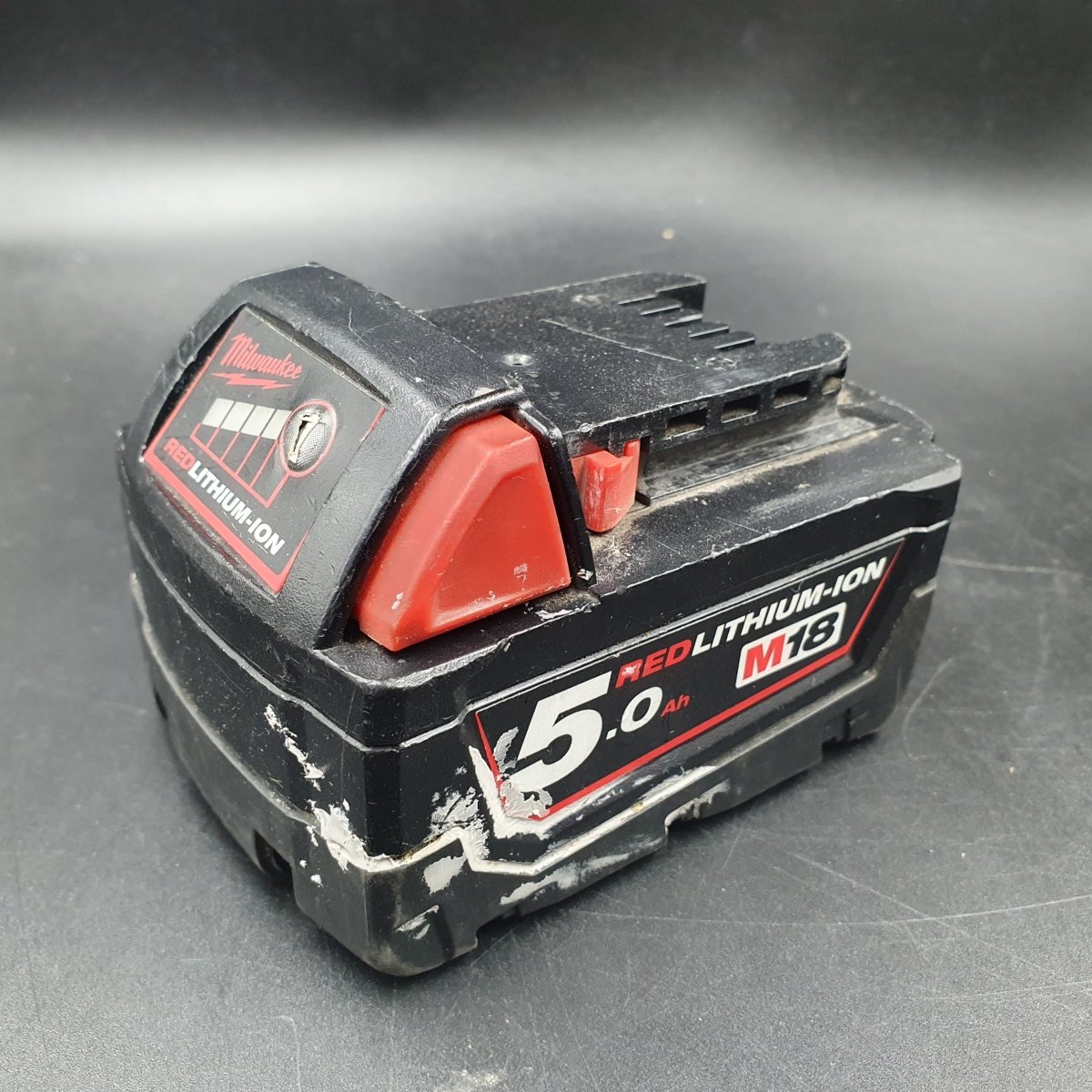 MILWAUKEE - M18 FUEL™ 180mm Variable Speed Polisher - M18FAP180 + 5.0Ah Battery - Mega Cash Sydney