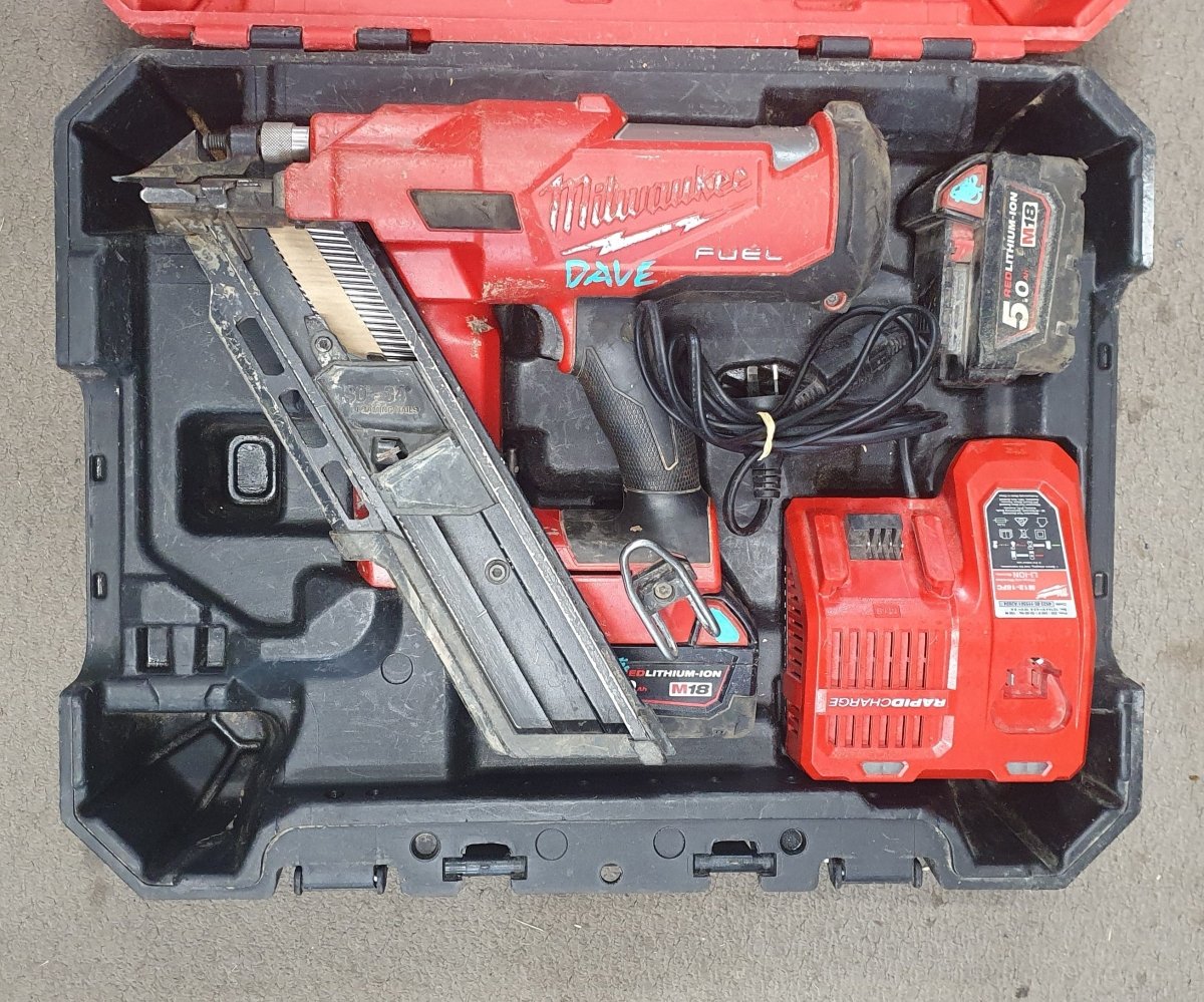 Milwaukee - M18 FUEL 30° - 34° Framing Nailer Kit - Mega Cash Sydney