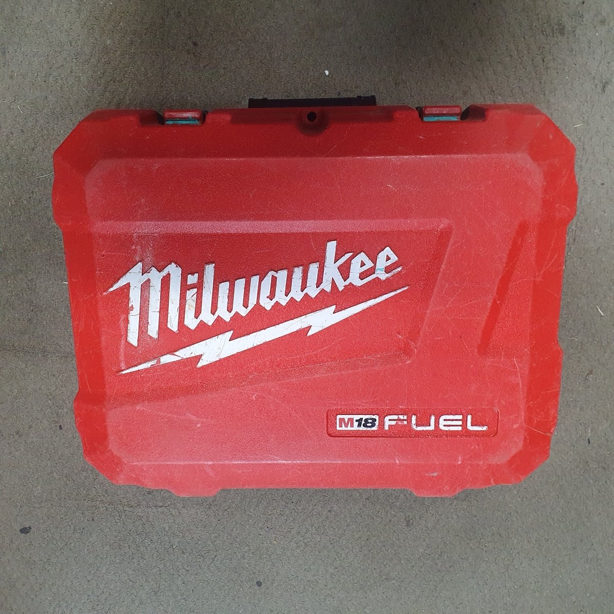 Milwaukee - M18 FUEL 30° - 34° Framing Nailer Kit - Mega Cash Sydney