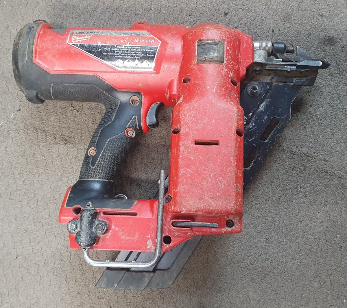 Milwaukee - M18 FUEL 30° - 34° Framing Nailer Kit - Mega Cash Sydney