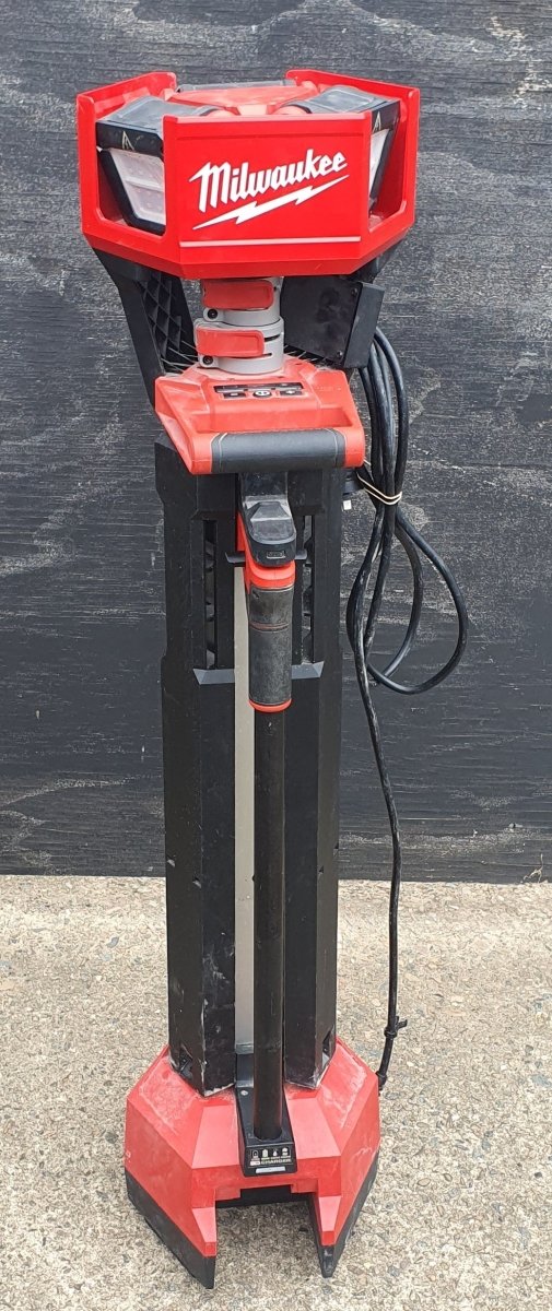 MILWAUKEE - M18 High Output Stand Area Light/Charger - M18HOSALC - Tool Only - Mega Cash Sydney
