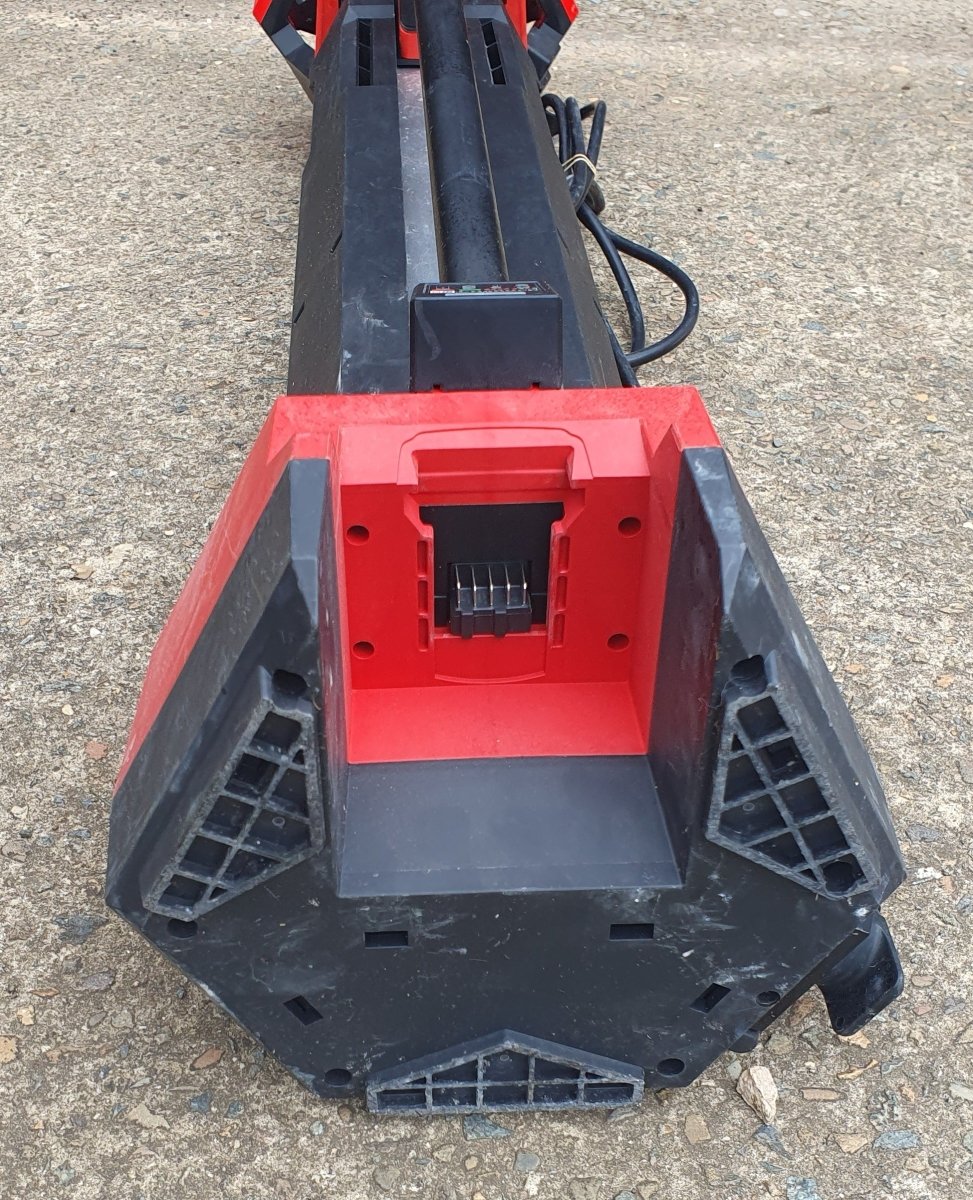 MILWAUKEE - M18 High Output Stand Area Light/Charger - M18HOSALC - Tool Only - Mega Cash Sydney