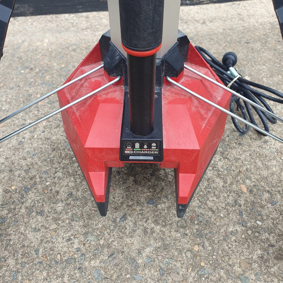 MILWAUKEE - M18 High Output Stand Area Light/Charger - M18HOSALC - Tool Only - Mega Cash Sydney