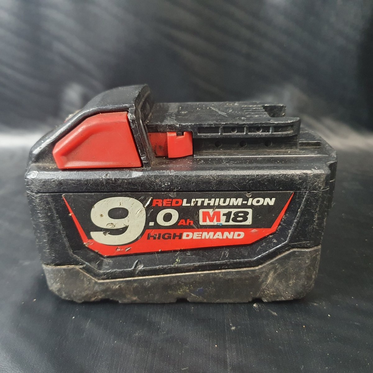 MILWAUKEE - M18™ REDLITHIUM™ HIGH DEMAND™ 9.0Ah Battery Pack M18B9 - Mega Cash Sydney