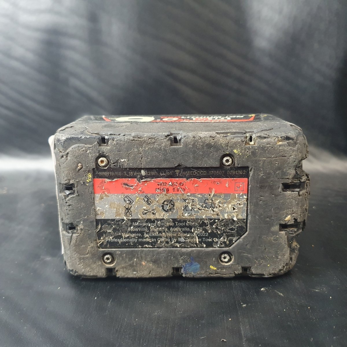 MILWAUKEE - M18™ REDLITHIUM™ HIGH DEMAND™ 9.0Ah Battery Pack M18B9 - Mega Cash Sydney