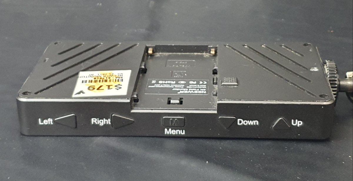 NEEWER 4K CAMERA FIELD MONITOR 5.5" - FW568 WITH 2 X BATTERIES AND CHARGER - Mega Cash Sydney