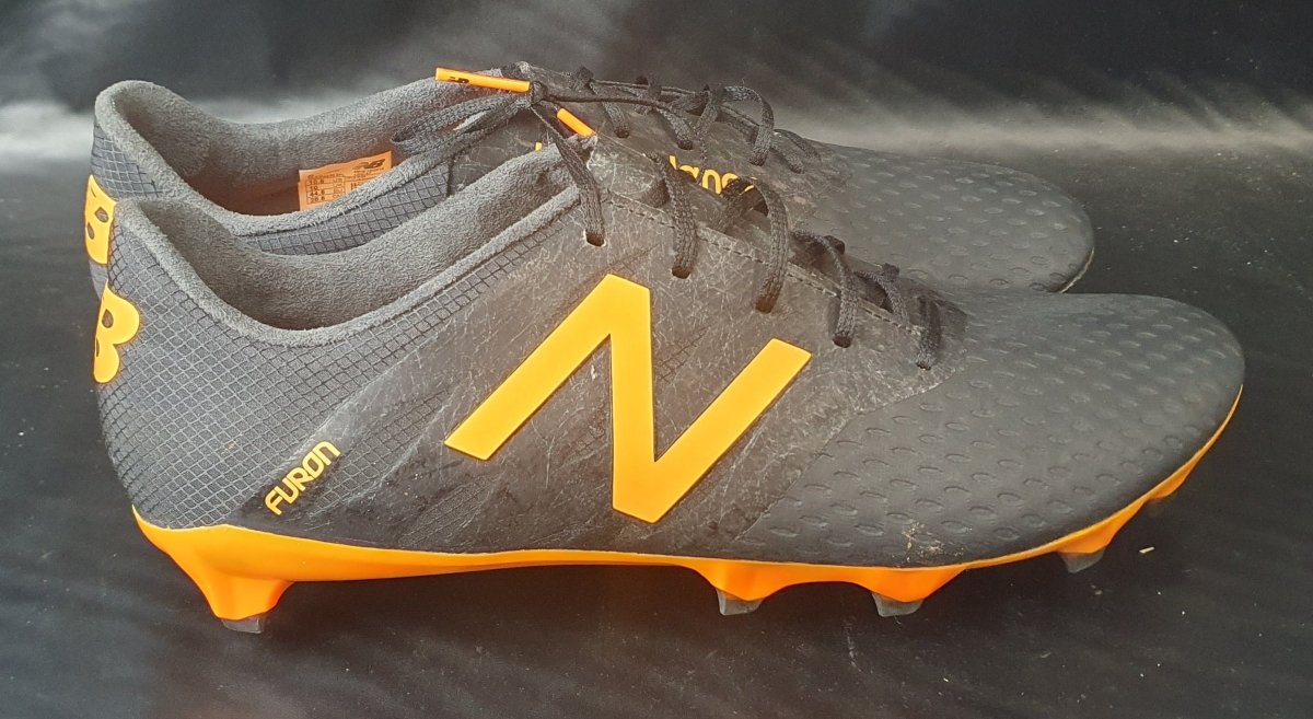 NEW BALANCE FOOTBALL BOOTS FURON SIZE 10 - Mega Cash Sydney