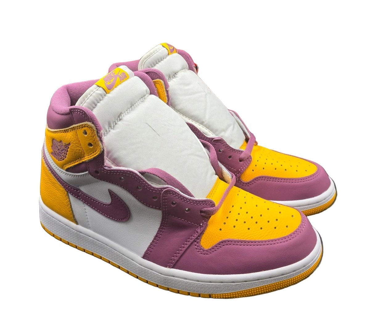 NIKE - Air Jordan 1 Retro High OG - University Gold / Light Bordeaux - Size US 11 - Mega Cash Sydney