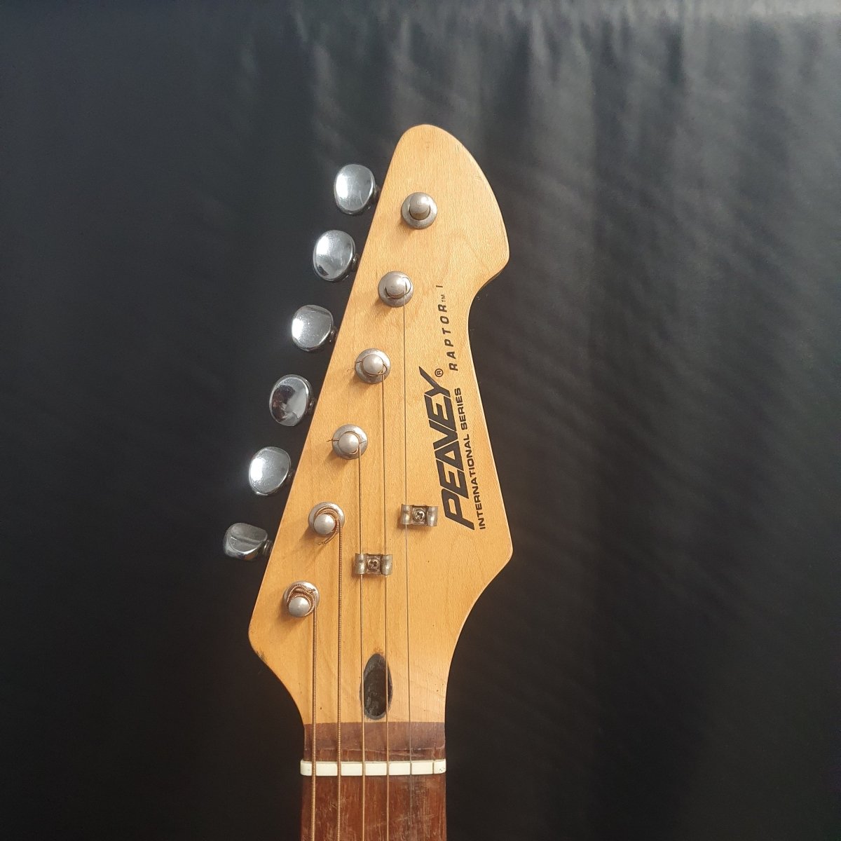 PEAVEY ELECTRIC GUITAR RAPTOR S/N:7027238 BODY DAMAGE ELECTRIC GUITAR IN SOFT CASE - Mega Cash Sydney