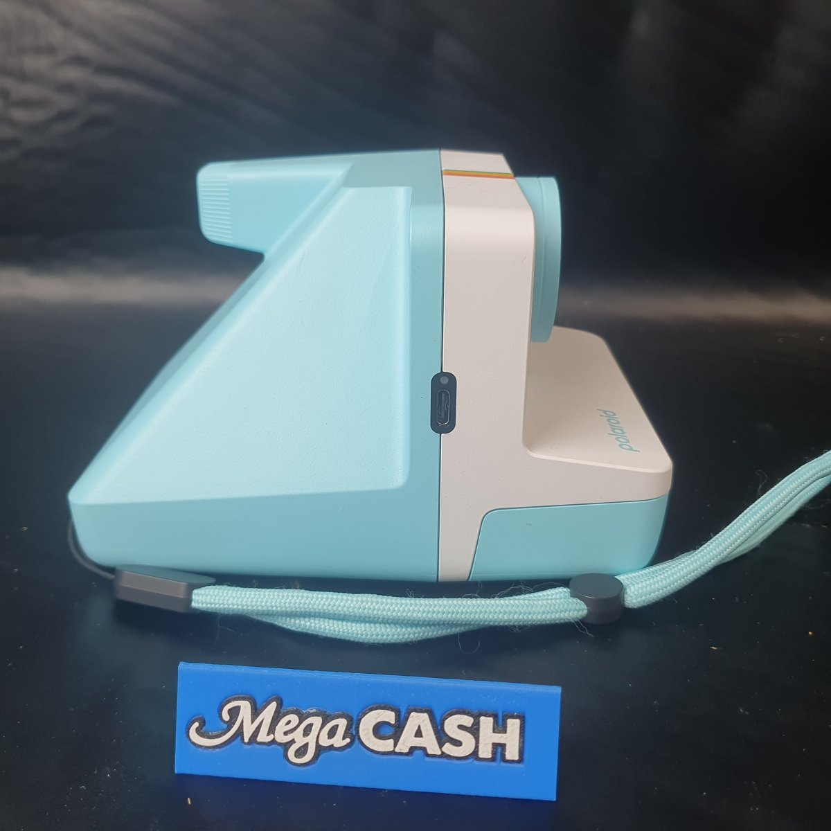 POLAROID - INSTANT CAMERA - NOW - Mega Cash Sydney