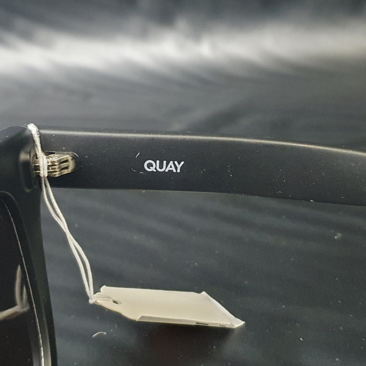 QUAY SUNGLASSES AFTER HOURS - Mega Cash Sydney