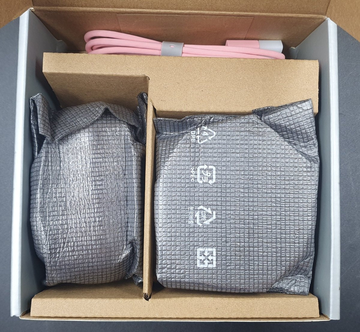 RAZER MICROPHONE SEIREN V3 MINI QUARTZ EDITION - Mega Cash Sydney