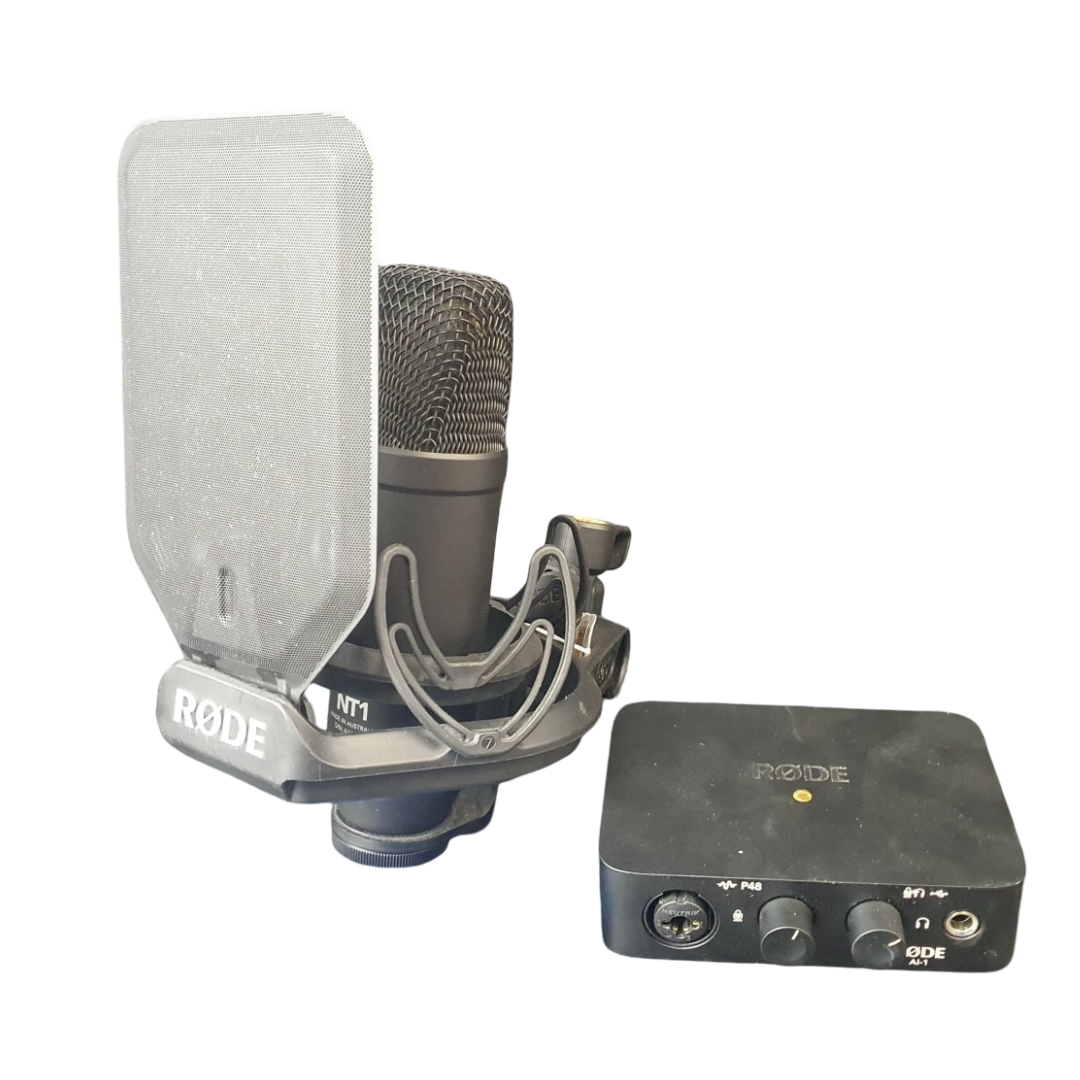 RODE - NT1 Cardioid Condenser Microphone with AI1 Audio Interface + SMR Shock Mount