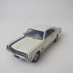 1:43 Biante - Holden HK Monaro GTS 327 - Ermine White - Certification Card