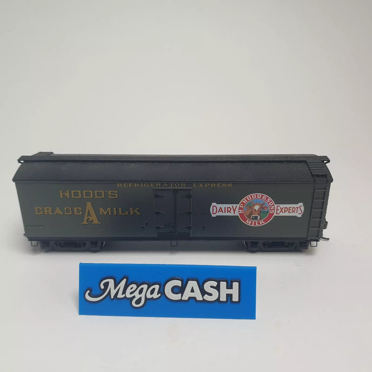 Roundhouse - 84595 HO - Hood Milk 40' Wood Milk Car #205 - Train