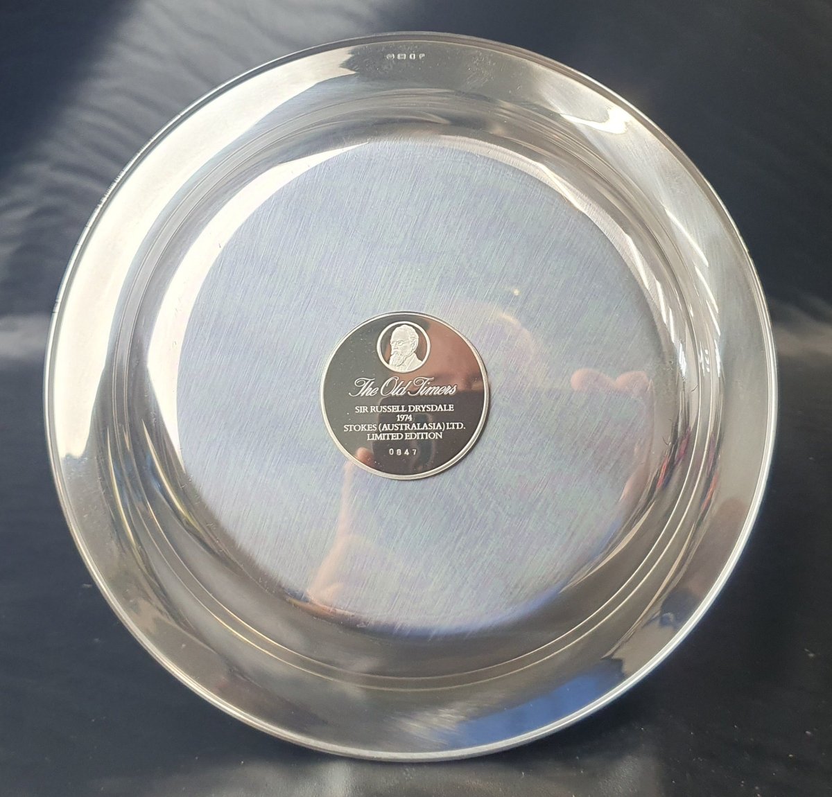 STOKES AUSTRALIASIA PLATE - ANTIQUE RUSSELL DRYSDALE THE HALLMARKED STERLING SILVER PLATE WITH CERTIFICATE - 193 grams - Mega Cash Sydney