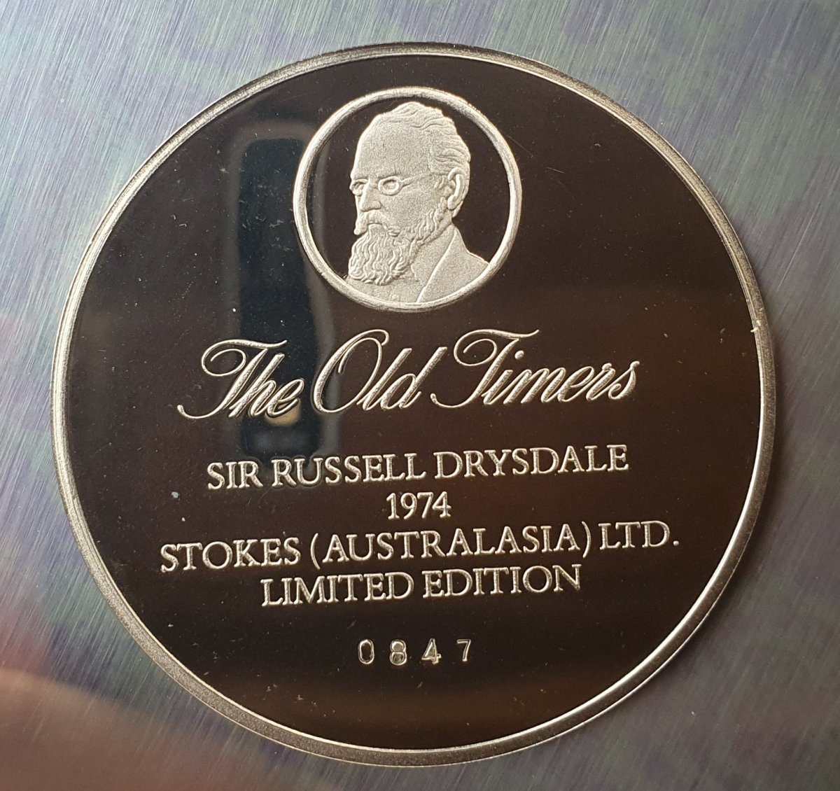 STOKES AUSTRALIASIA PLATE - ANTIQUE RUSSELL DRYSDALE THE HALLMARKED STERLING SILVER PLATE WITH CERTIFICATE - 193 grams - Mega Cash Sydney